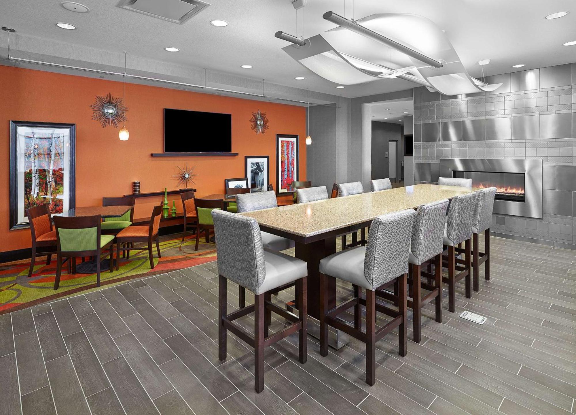Hampton Inn By Hilton Calgary Airport North Exterior foto